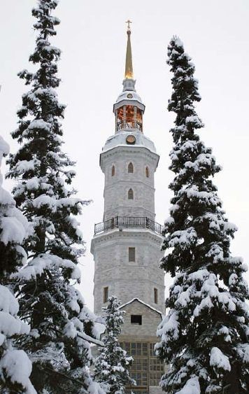 6. Башня-колокольня с часовней свт. Иоанна Златоуста 