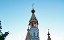 У ворот ограды храма Боголюбской иконы Божией Матери