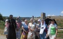 На фоне Генуэзской крепости