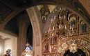 Идет таинство венчания