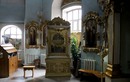 В храме святых апостолов